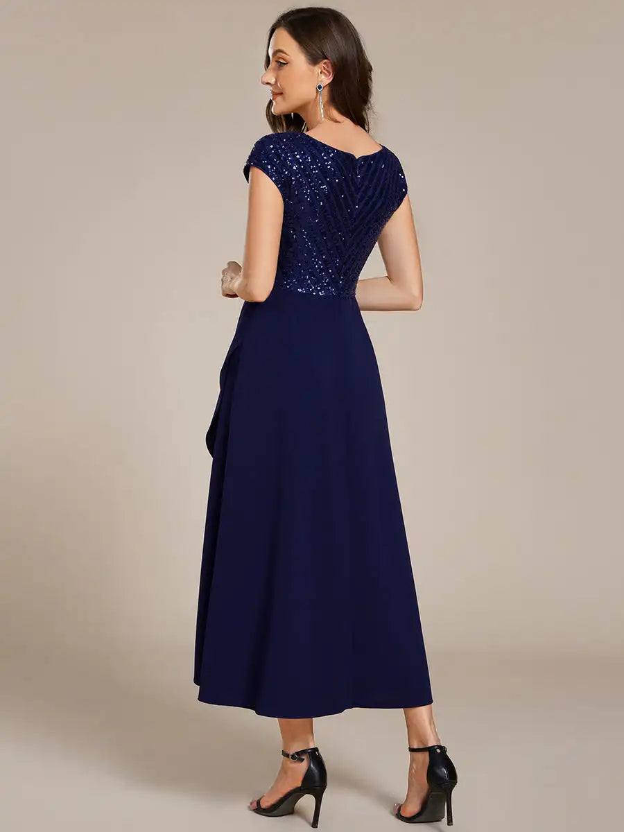 Vestido con Lentejuelas y Escote en V