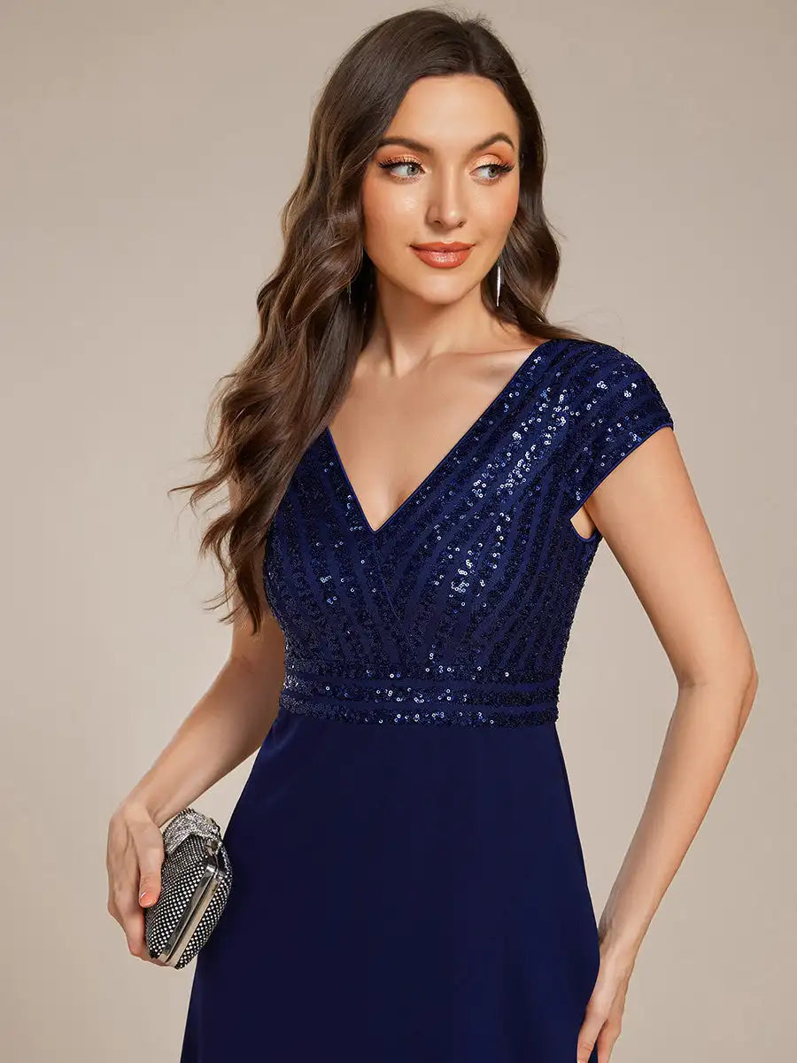 Vestido con Lentejuelas y Escote en V